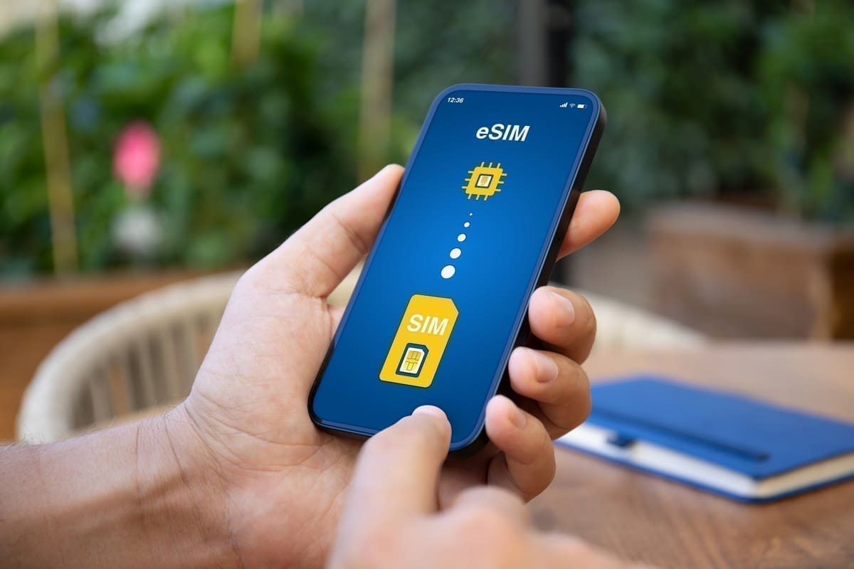 L’Algérie met en garde contre les e-SIM : voici les failles qui inquiètent les autorités