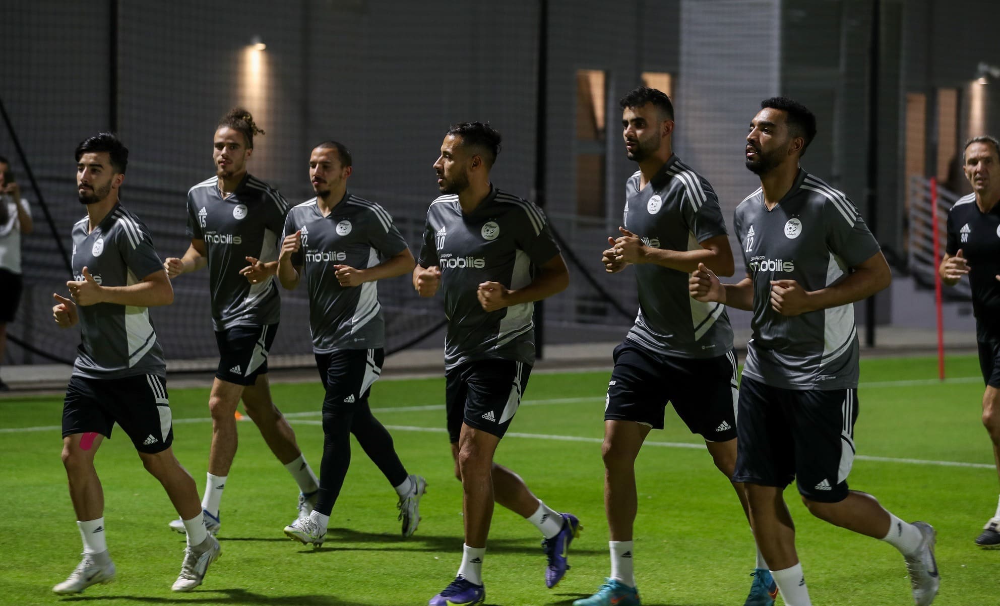 Un international algérien nouveau coéquipier de Neymar au Brésil