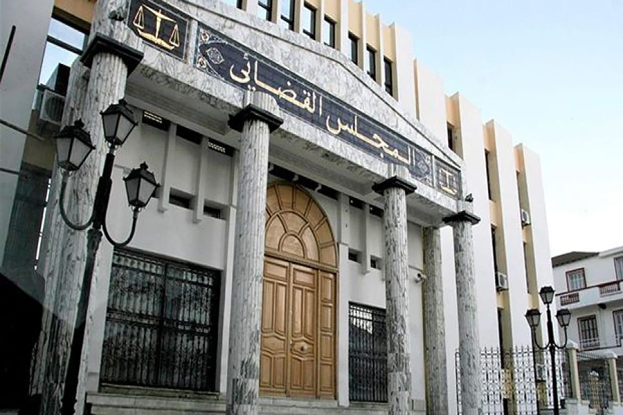 Spéculation sur les pneus en Algérie : 4 personnes lourdement condamnées