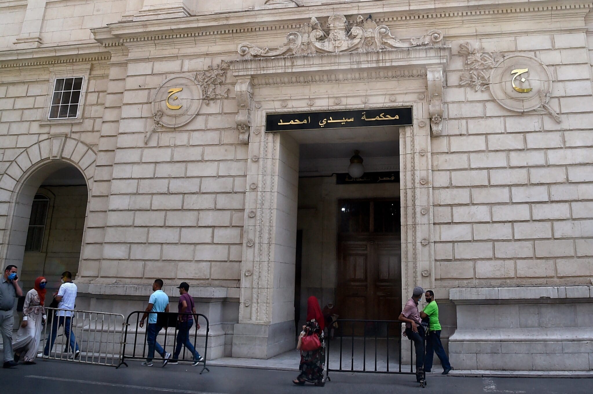 Le neveu de Bouteflika et plus de 30 accusés jugés pour une lourde affaire de corruption