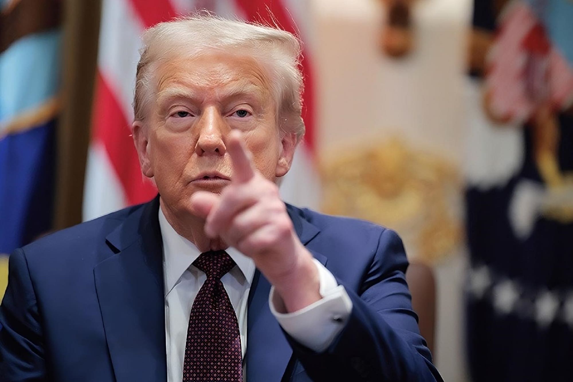 Trump durcit l’immigration : 100 000 $ pour un visa H-1B, 1 million pour une carte dorée