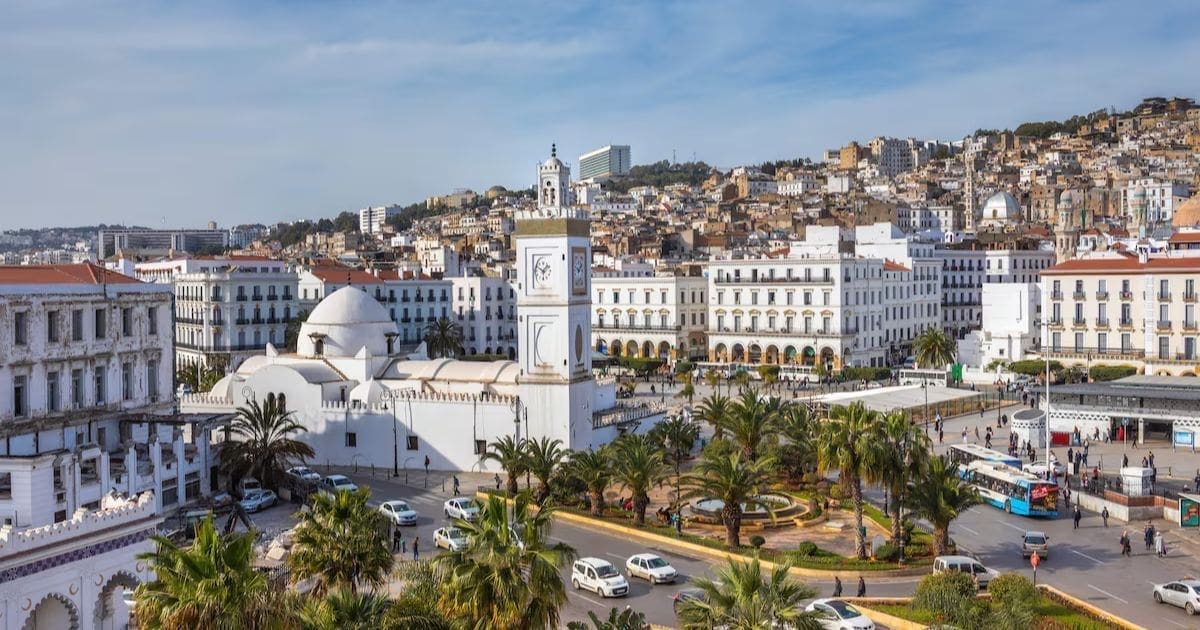 « De la Casbah au Sahara » : quand la presse espagnole célèbre la richesse de l’Algérie