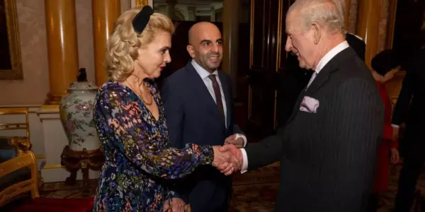 Héros du train d’Angleterre : l’Algérien Samir Zitouni honoré par le roi Charles III