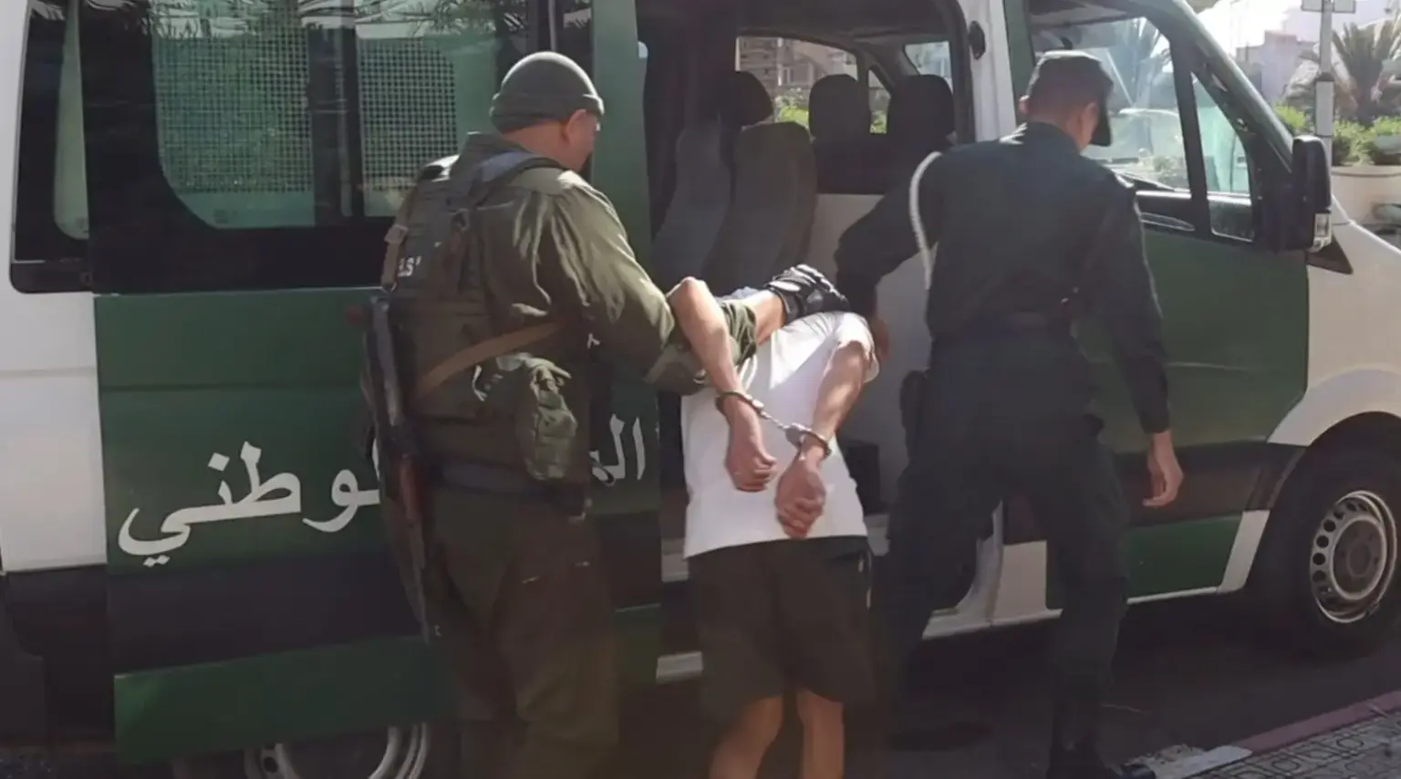 Vidéo choc à Alger : un homme arrêté après une vidéo d’un acte indécent près d’un campus universitaire