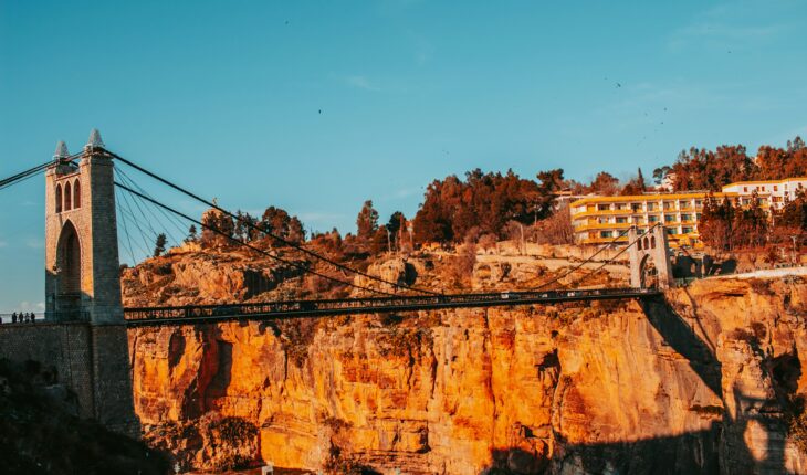 Metro sacre Constantine parmi les destinations incontournables pour voyager en 2026.