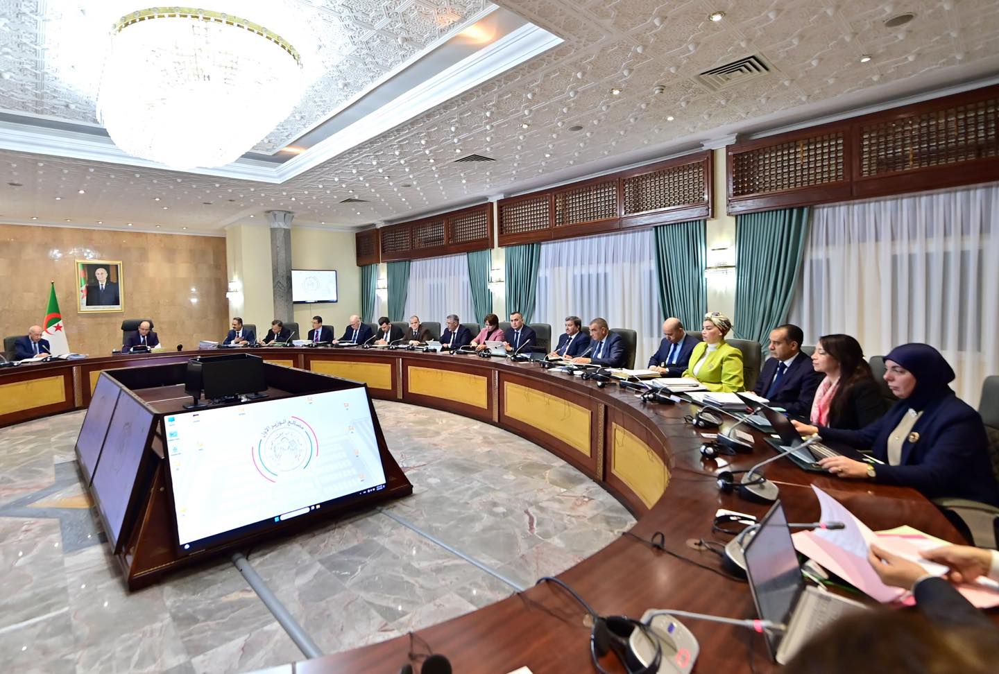 Algérie : un nouveau décret pour encadrer les marchés publics en préparation