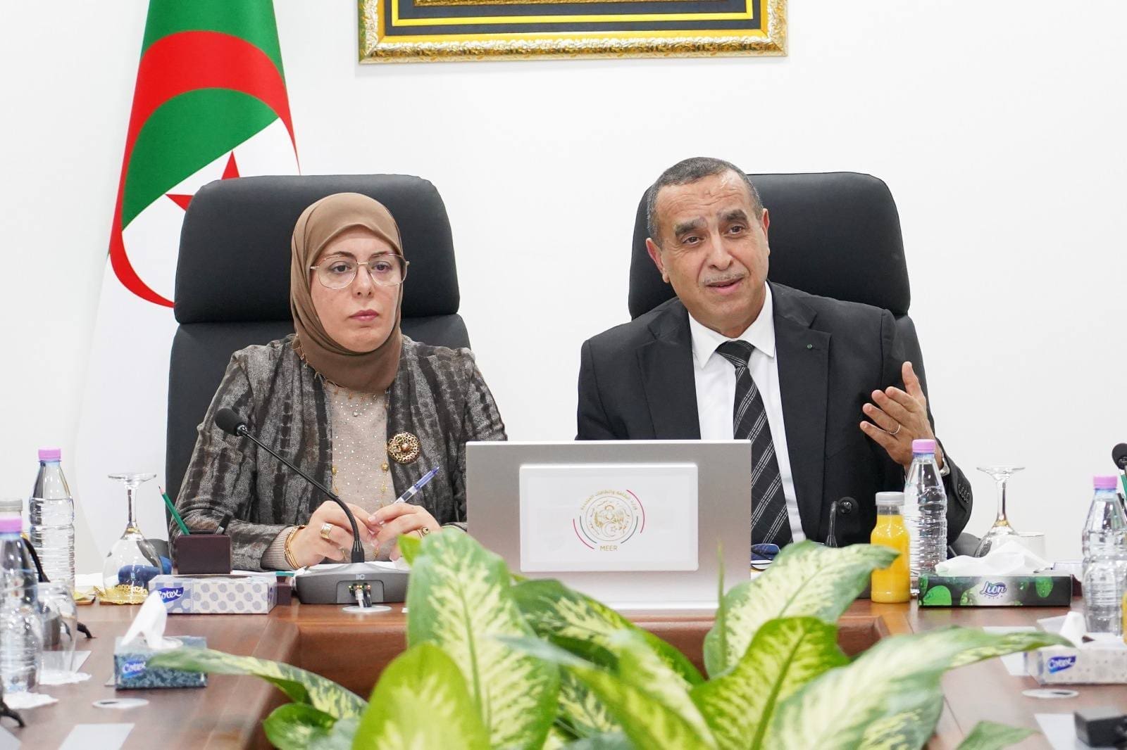 Algérie : un simple SMS pour piloter l’État ? Le projet qui change tout