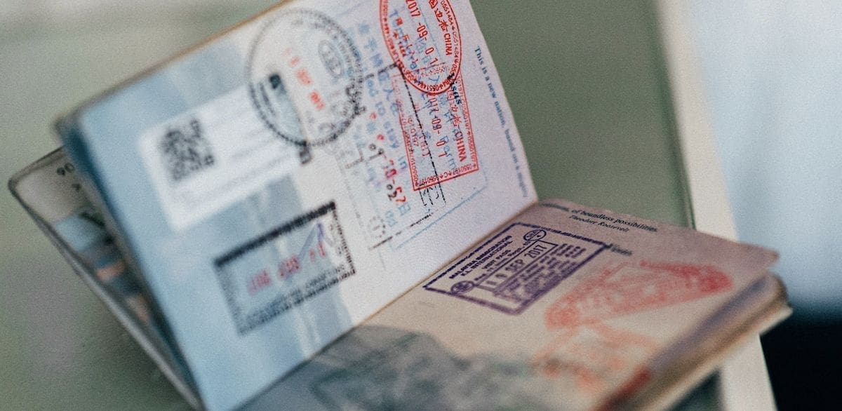 Voyage EAU : Conditions de visa durcies pour les Algériens ⚠️