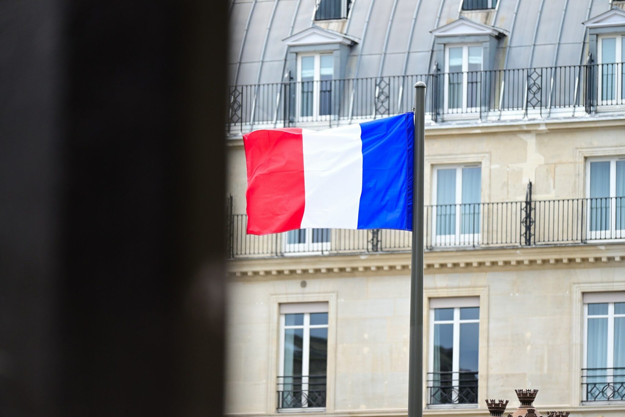 Titres de séjour, naturalisation, permis… Les nouveaux frais entrent en vigueur en France