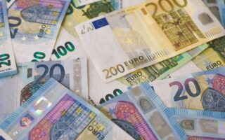 34 millions d’euros blanchis en France : deux Algériens écroués, la piste d’un cerveau en Algérie