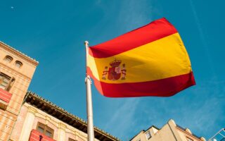 Titres de séjour en Espagne : Madrid assouplit les règles, qui est concerné ?