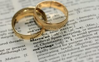 Refus du mariage d&rsquo;un Algérien en France : la justice condamne la mairie de Chessy