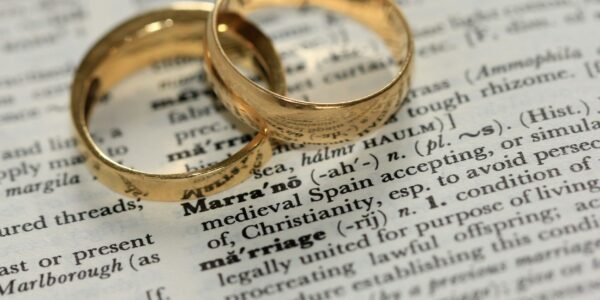 Refus du mariage d&rsquo;un Algérien en France : la justice condamne la mairie de Chessy