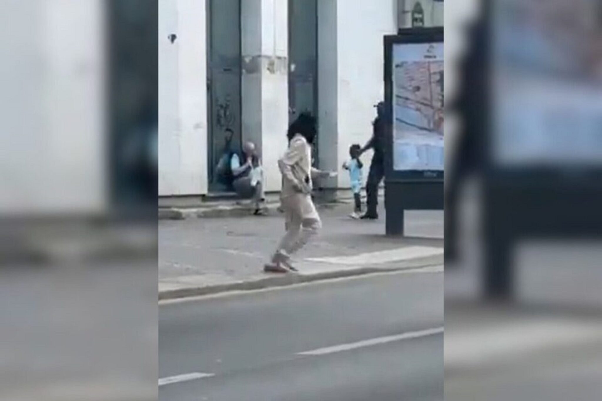 Attaque au couteau à Paris : comment Mohamed-Ali, d'origine algérienne, a neutralisé l'assaillant