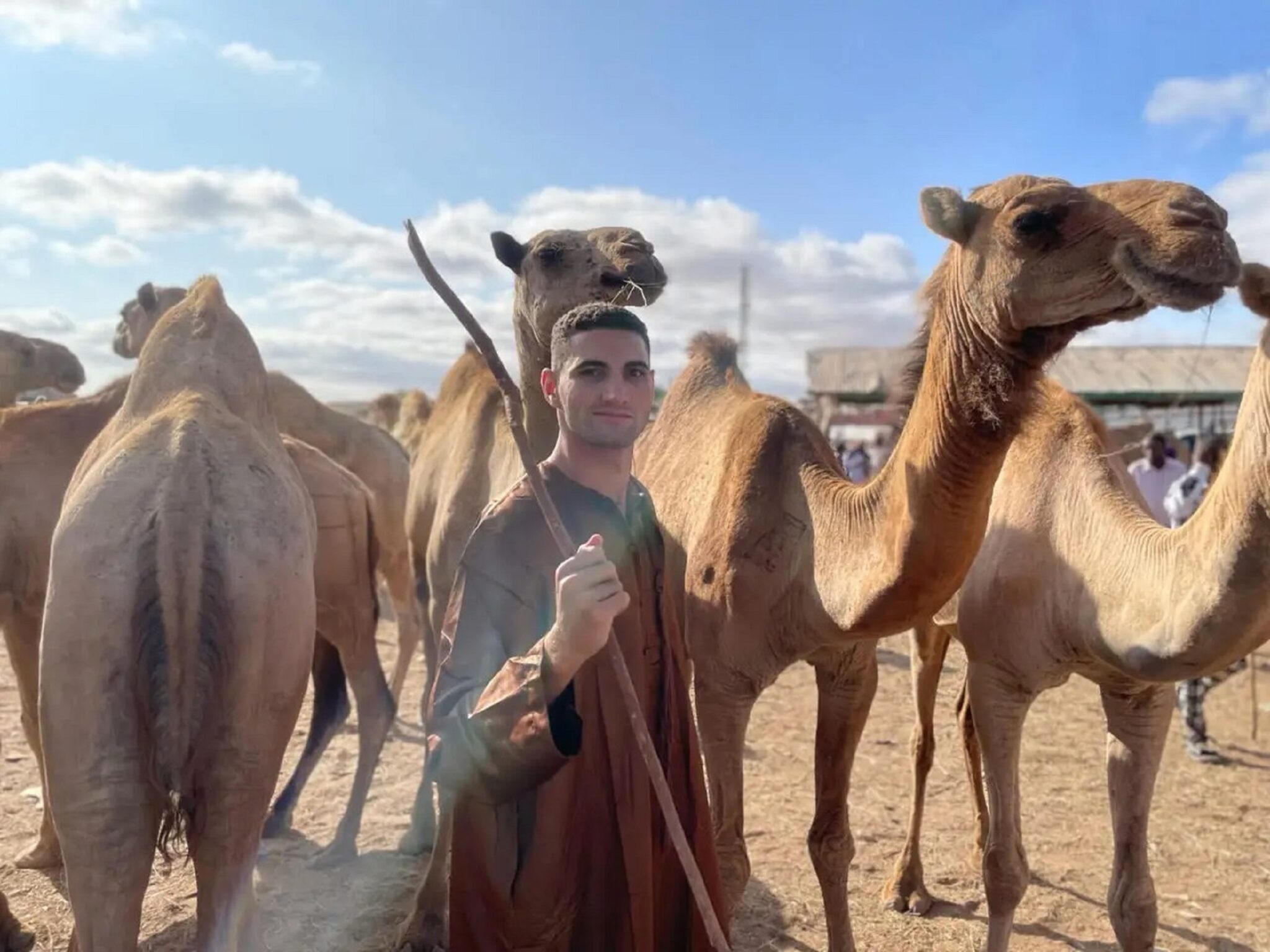 Après 195 pays visités, Cameron Mofid dévoile ses 3 villes préférées en Afrique : l’une est en Algérie
