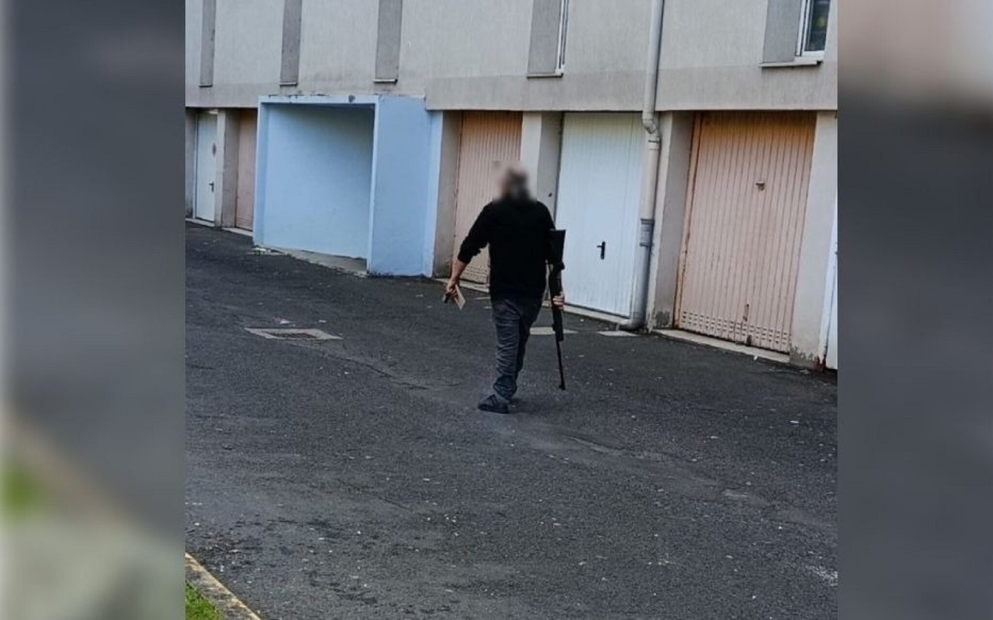 « Sales Arabes » : en France, un sexagénaire condamné après avoir menacé des enfants avec une carabine
