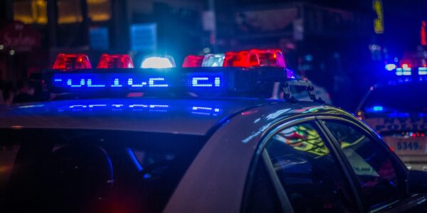 Cheikh F., jeune Maghrébin tué par un policier municipal : une nouvelle affaire qui secoue la France