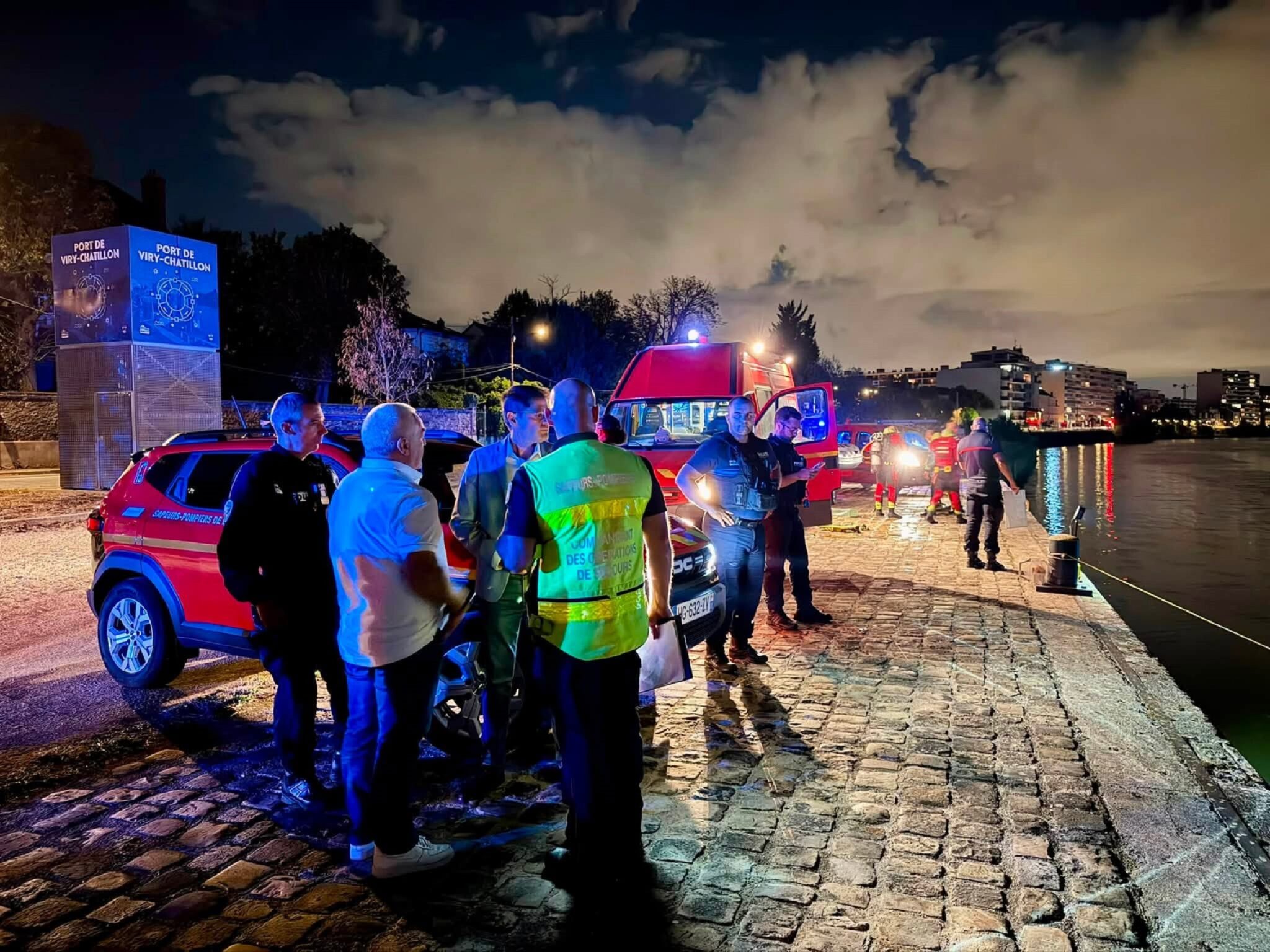 Acte de bravoure en France : un Algérien plonge dans la Seine pour sauver un automobiliste