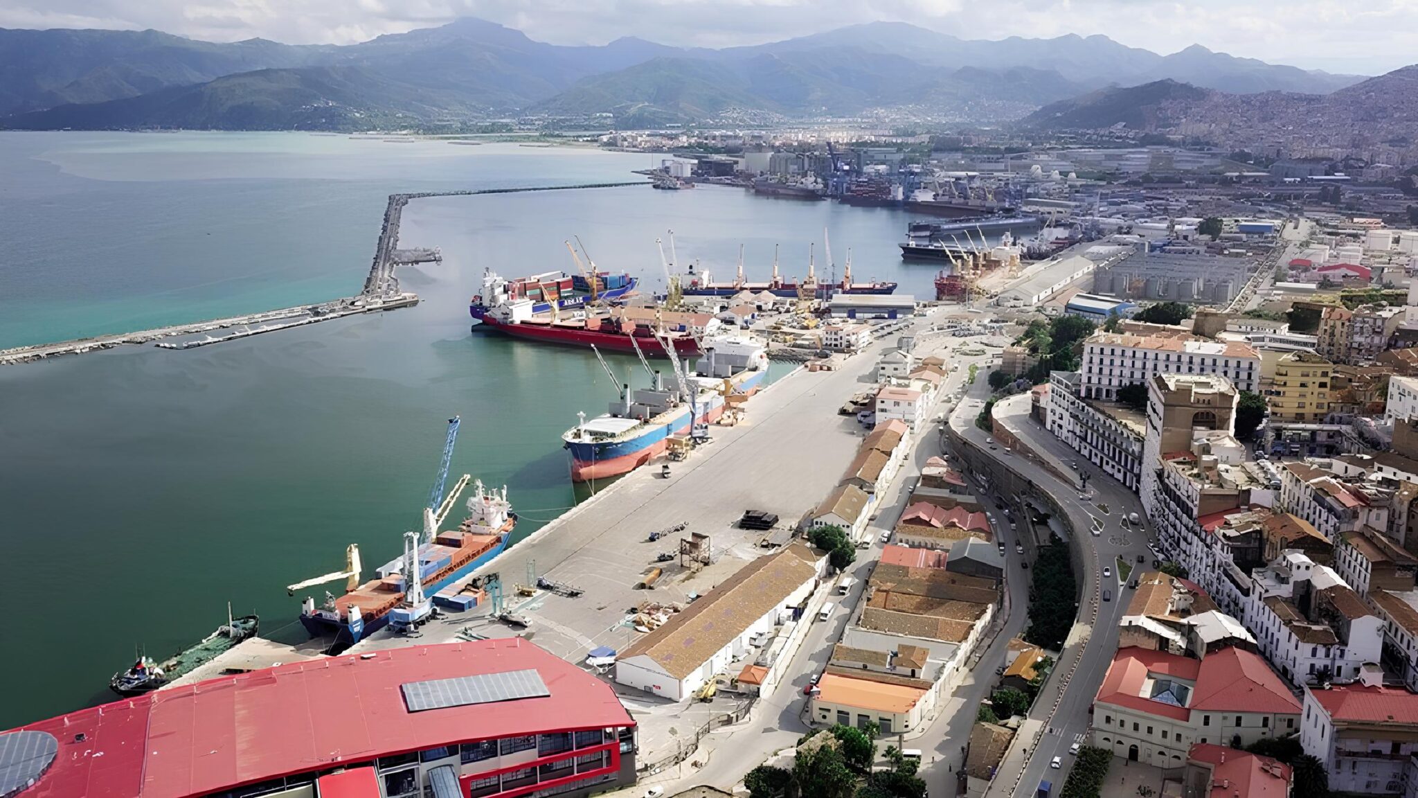 L’Algérie bientôt dans le giron d’un géant mondial des ports ? Le danois A.P. Moller rachète Portek