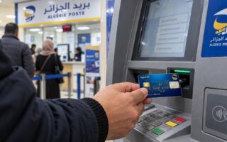 Carte Edahabia et BaridiMob : tous les frais d’Algérie Poste en 2026, opération par opération