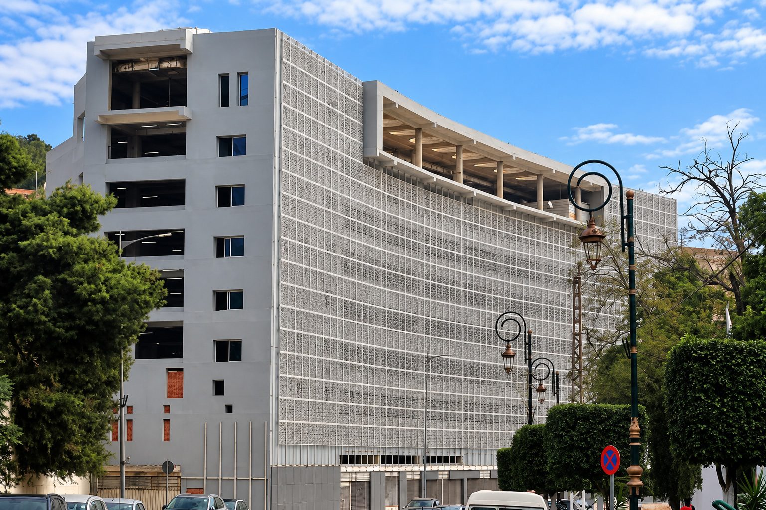 Alger : un parking à étages de plus de 600 places en chantier à Bir Mourad Raïs